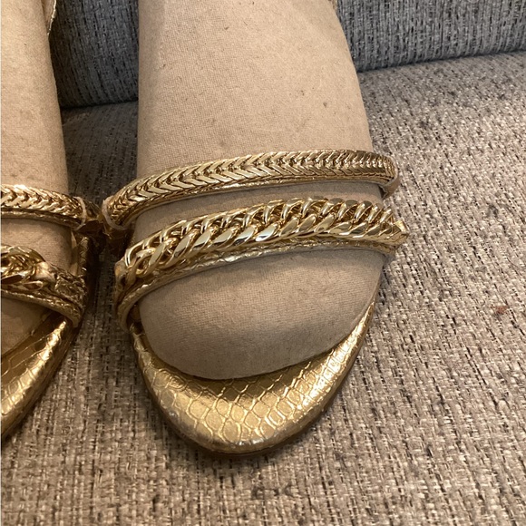 Michael Kors Gold Heels-size 6 - Picture 3 of 13